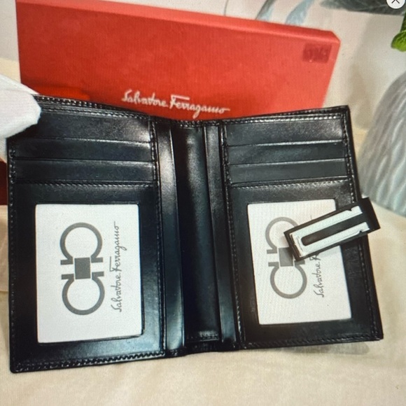BUNDLE OF 2 - Salvatore Ferragamo Wallet & Bracelet - Picture 10 of 16